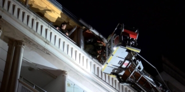 Barbaros’ta Yangın: Üst Katlar Mahsur Kaldı!