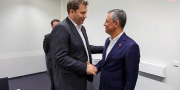 Özgür Özel, SPD Kongresi’nde İmamoğlu’na Destek Verdi