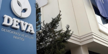 DEVA Partisi’nde İki İstifa Birden!
