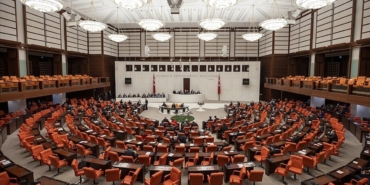 Yüreğir’de 4 Yıldır Ev Bekleyen Mahalleli İsyan Etti