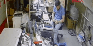 Telefon Tamirinde Şok: Cihaz Patladı!