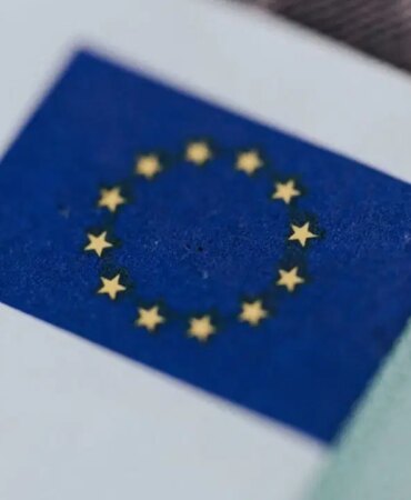 Avrupa Borsaları Yükselişte, FTSE 100 Rekor Kırdı!