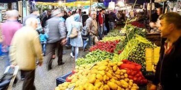 Pazarda Meyve Fiyatları Alev Alev: İndirim Hayal!