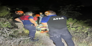 Kayalıktan Düşen Genç Kurtarıldı, Ayağı Kırıldı!