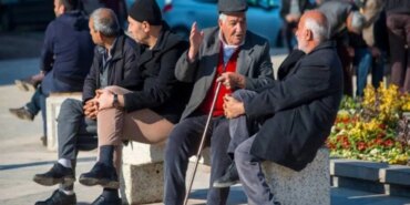 Emekli Aylıkları Düşüyor, Nüfus İçindeki Payı Artıyor