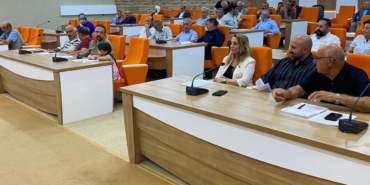 Elazığ’da Meclis Tartışmaları: Pasta ve Su Krizi!