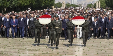 Lozan’ın 102. Yılı: Bağımsızlık Vurgusu Anıtkabir’de