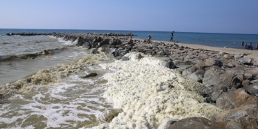 Hatay’da Sahilde Müsilaj Benzeri Köpük Tespit Edildi