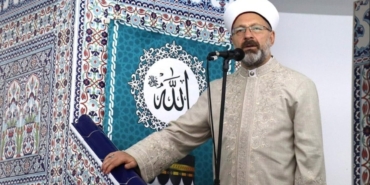 Diyanet’ten Lüks Tatil Eleştirisi, Kızı İle Çelişiyor