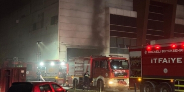 Kartepe’de Geri Dönüşüm Fabrikasında Yangın!