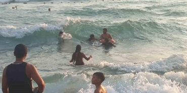 Hatay’da Boğulma Tehlikesi: Gençler Kurtarıldı!