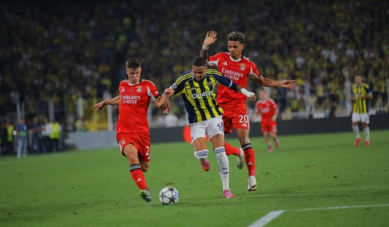 Fenerbahçe, Benfica’yla Beraberlikte Kaldı! Fenerbahçe, Benfica’yla Beraberlikte Kaldı!