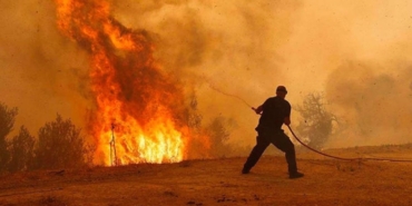 Yunanistan’da Yangın Çıkartan 3 Kişi Gözaltında!