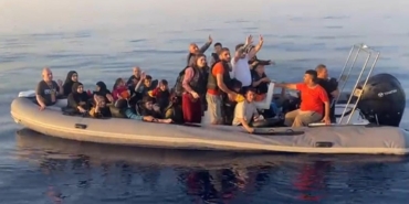 İzmir Açıklarında 115 Düzensiz Göçmen Yakalandı