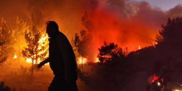 Türkiye’de Orman Yangınları: 3 Mahalle Tahliye Edildi