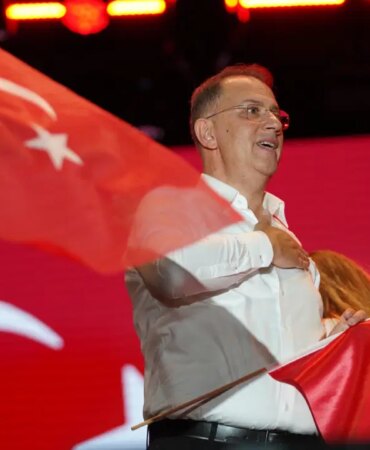 Çalık’tan Cezaevinden Umut Dolu Cumhuriyet Mesajı Çalık’tan Cezaevinden Umut Dolu Cumhuriyet Mesajı