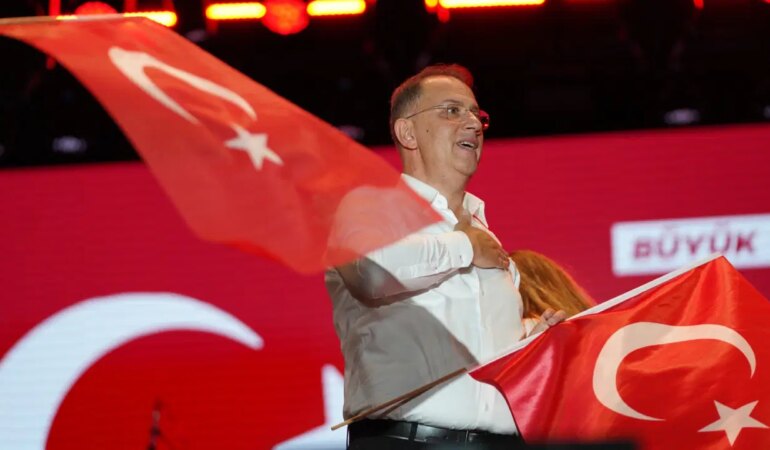 Çalık’tan Cezaevinden Umut Dolu Cumhuriyet Mesajı Çalık’tan Cezaevinden Umut Dolu Cumhuriyet Mesajı