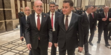 Erdoğan’ın Programında Babacan ve Davutoğlu Buluştu Erdoğan’ın Programında Babacan ve Davutoğlu Buluştu