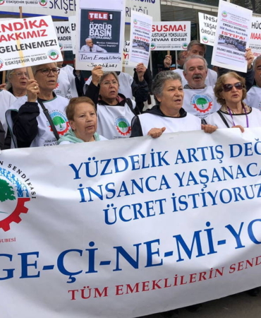 Emeklilerden SGK Başkanına İstifa Çağrısı! Emeklilerden SGK Başkanına İstifa Çağrısı!