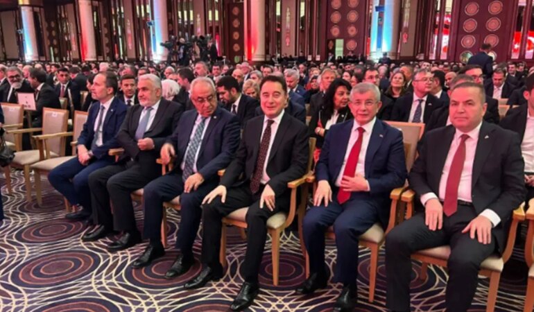 Cumhuriyet Bayramı Resepsiyonu: Siyasi Tansiyon