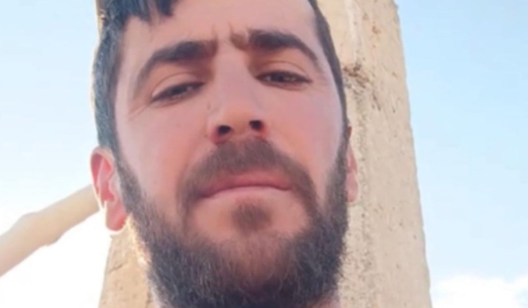 Yıldırım, Koyun Otlatan Adamı Hayatından Etti!