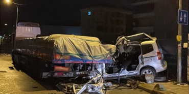 Polis Takibinde Kaçan Araç Kazaya Yol Açtı! Polis Takibinde Kaçan Araç Kazaya Yol Açtı!