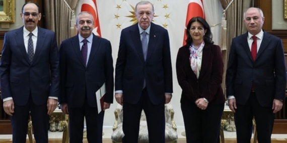 DEM Parti Heyeti’nin Görüşmesi 30 Ekim’e Ertelendi DEM Parti Heyeti’nin Görüşmesi 30 Ekim’e Ertelendi