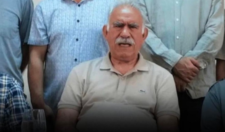 Öcalan, Ailesiyle İmralı’da Görüştü! Öcalan, Ailesiyle İmralı’da Görüştü!