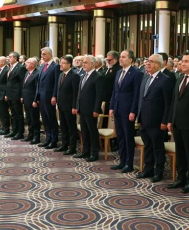 Ali Babacan ve Davutoğlu’ndan tarihi buluşma! Ali Babacan ve Davutoğlu’ndan tarihi buluşma!