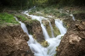 Kuruyan Su Kaynağı Depremlerle Yeniden Canlandı! Kuruyan Su Kaynağı Depremlerle Yeniden Canlandı!