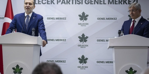 Erbakan ve Davutoğlu’ndan Yeni İttifak Sinyali Erbakan ve Davutoğlu’ndan Yeni İttifak Sinyali