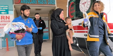 Bahçedeki Ateşe Düşen Bebek Hastaneye Kaldırıldı