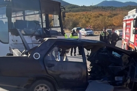 Mersin’de Feci Kaza: 3 Ölü, 12 Yaralı! Mersin’de Feci Kaza: 3 Ölü, 12 Yaralı!