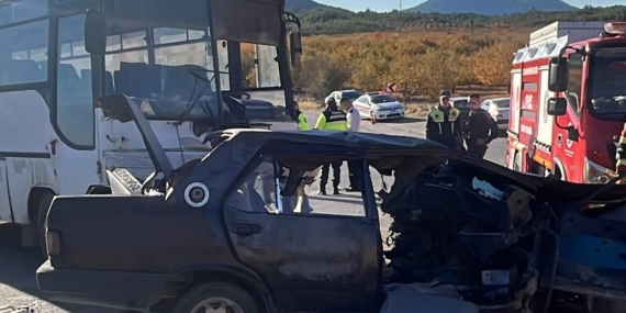 Mersin’de Feci Kaza: 3 Ölü, 12 Yaralı! Mersin’de Feci Kaza: 3 Ölü, 12 Yaralı!