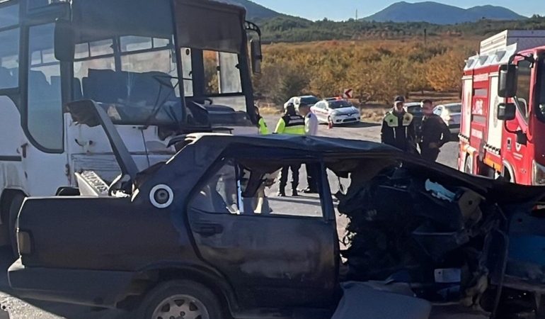 Mersin’de Feci Kaza: 3 Ölü, 12 Yaralı! Mersin’de Feci Kaza: 3 Ölü, 12 Yaralı!