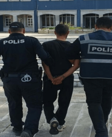 Foça’da Büfe Soygunu: 1 Tutuklama! Foça’da Büfe Soygunu: 1 Tutuklama!