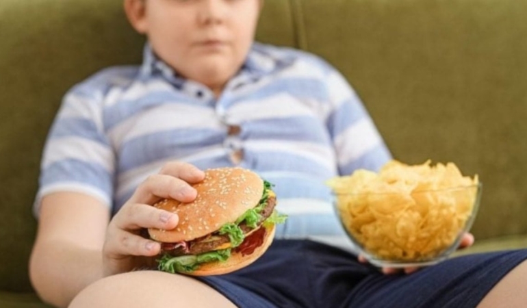Avrupa’da Çocuk Obezitesi Krizi Devam Ediyor
