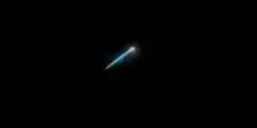 İstanbul’da Gece Gökyüzünde Gizemli Işık!