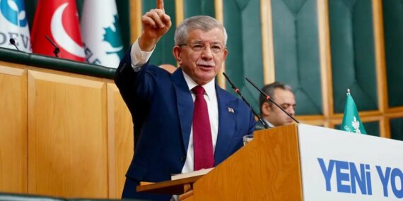 “Ahmet Davutoğlu: ‘Makamlar Geride Kaldı, Önemli Olan…’”