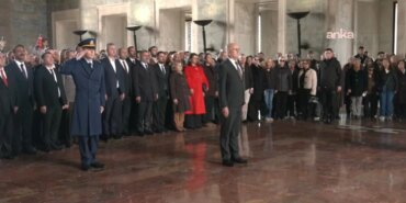 CHP Anıtkabir’de Cumhuriyet Vurgusu Yaptı