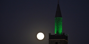 Diyarbakır’da Kunduz Ayı Dolunayı Göz Kamaştırdı