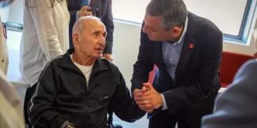 CHP Lideri Özgür Özel, Hikmet Çetin’i Ziyaret Etti