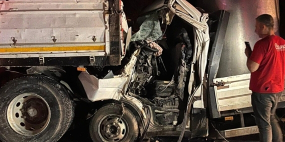 Yatağan’da Feci Kaza: Süt Aracı TIR’a Çarptı!