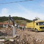 Ağır Hasarlı Yapılar Kontrollü Şekilde Yıkılıyor