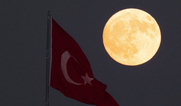 “Bu Gece Kunduz Süper Dolunayı Göz Kamaştırdı!”