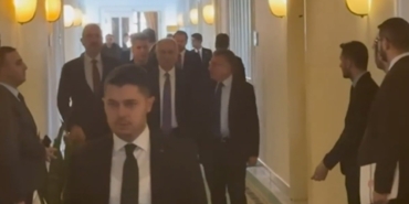 AKP, İmralı Oylaması Öncesi Kapalı Toplantı Yapıyor