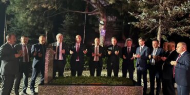 Türkeş’in Kabrinde Siyasi Gerilim Yükseldi