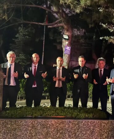 Türkeş’in Kabrinde Siyasi Gerilim Yükseldi