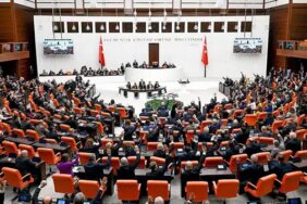 4 Kasım Operasyonuna Tepki: Hukuk Mu, Kumpas mı?