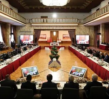 PKK Çekildi, Siyasette Hızlı Görüşme Trafiği!